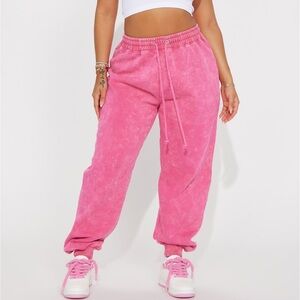 -pink over sized sweatpants
-fashion nova
-size small small